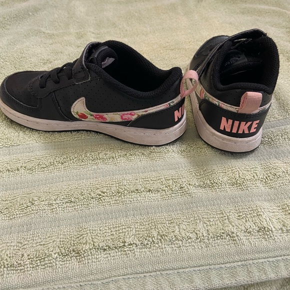Nike Other - Girls black Nike sneakers